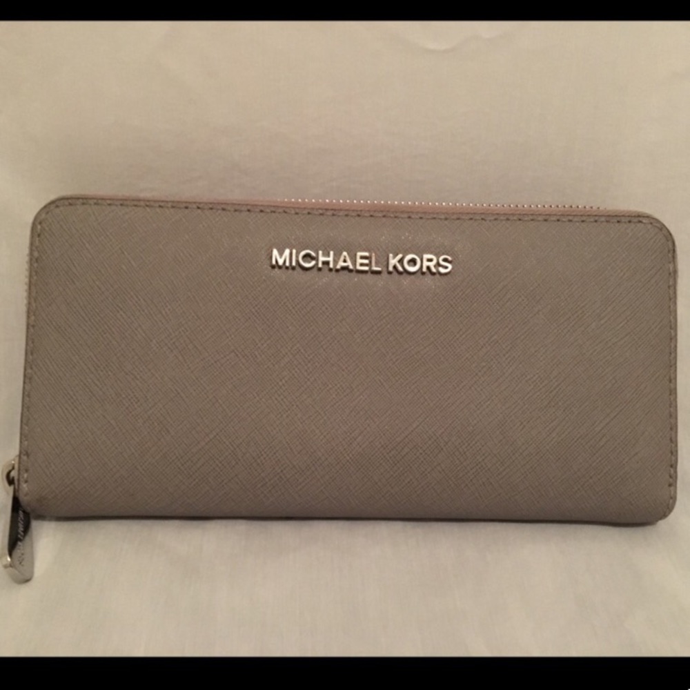 Michael Kors Jet Set Wallet. Perfect condition